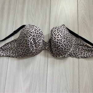 Jessica Simpson animal print 42C bra 92% polyester, 8% spandex underwire